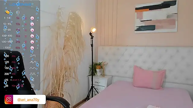 Snapshot of LOISE-XX chatting on November 16, 2025, 7:07 pm LOISE-XX online show from November 16, 2025, 7:07 pm