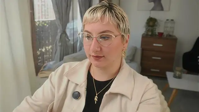 Snapshot of Ximenna_Cruz chatting on January 11, 2026, 12:23 pm Ximenna Cruz online show from January 11, 2026, 12:23 pm