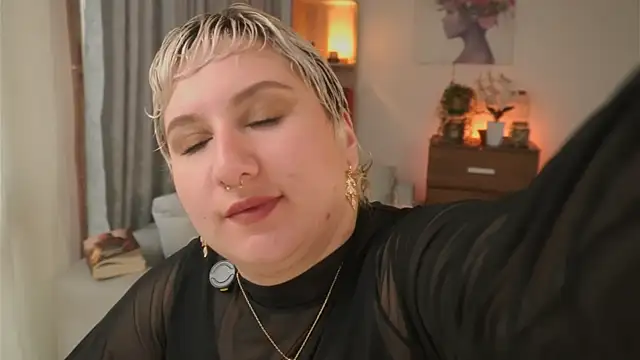 Snapshot of Ximenna_Cruz chatting on January 13, 2026, 12:09 pm Ximenna Cruz online show from January 13, 2026, 12:09 pm