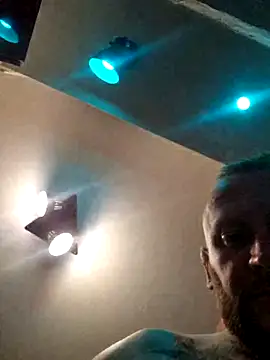 Snapshot of RomWoolf chatting on February 1, 2025, 12:18 am RomWoolf online show from February 1, 2025, 12:18 am