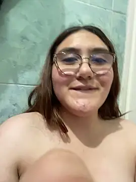 conniejames m online show from November 7, 2025, 4:50 am