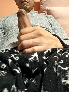 GuapoCoqueto online show from November 14, 2025, 7:01 am