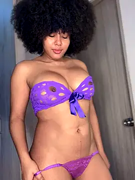 Snapshot of kendall_coxx chatting on November 10, 2025, 3:33 am kendall coxx online show from November 10, 2025, 3:33 am