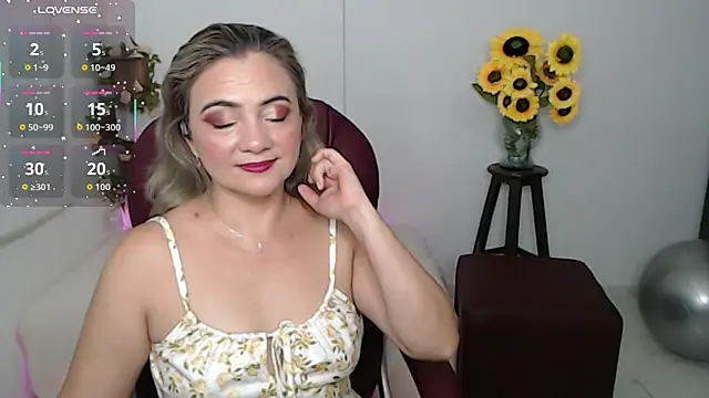 ana milf online show from March 9, 2026, 1:25 pm