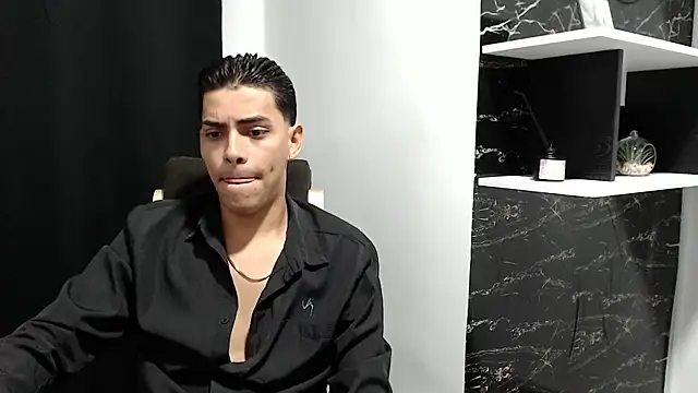 Snapshot of TenderBoyBigCock_ chatting on October 30, 2025, 11:12 pm TenderBoyBigCock  online show from October 30, 2025, 11:12 pm