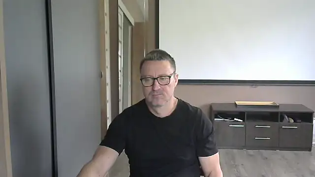 Snapshot of HarrySnake chatting on October 3, 2025, 8:05 am HarrySnake online show from October 3, 2025, 8:05 am