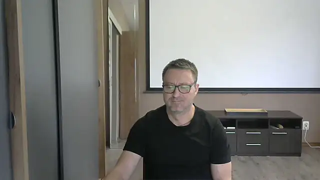 Snapshot of HarrySnake chatting on November 9, 2025, 8:29 am HarrySnake online show from November 9, 2025, 8:29 am