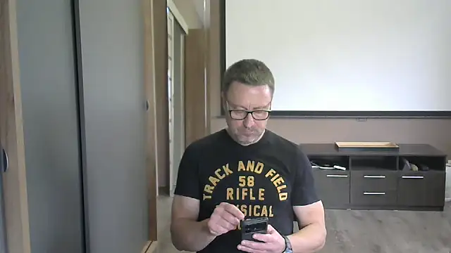 Snapshot of HarrySnake chatting on October 8, 2025, 11:45 am HarrySnake online show from October 8, 2025, 11:45 am