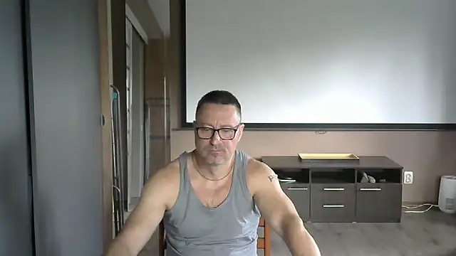 Snapshot of HarrySnake chatting on September 12, 2025, 8:03 am HarrySnake online show from September 12, 2025, 8:03 am