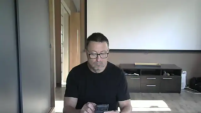 Snapshot of HarrySnake chatting on October 1, 2025, 7:02 am HarrySnake online show from October 1, 2025, 7:02 am