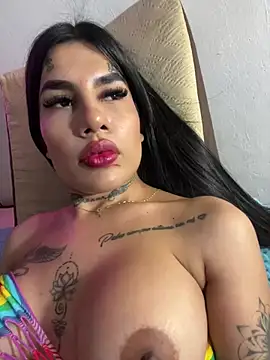 Snapshot of saragill323 chatting on March 21, 2025, 10:39 pm saragill323 online show from March 21, 2025, 10:39 pm