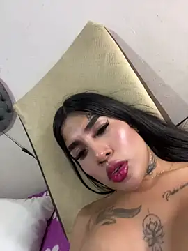 Snapshot of saragill323 chatting on February 23, 2025, 1:35 am saragill323 online show from February 23, 2025, 1:35 am