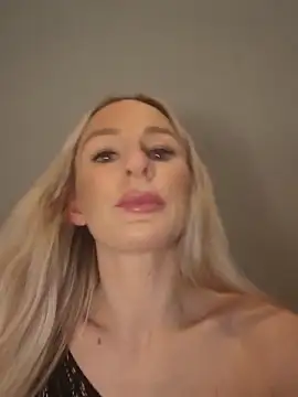 Snapshot of Liana_Lou chatting on February 16, 2025, 4:53 pm Liana Lou online show from February 16, 2025, 4:53 pm