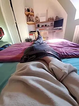 Snapshot of Vijeniv13 chatting on March 4, 2026, 12:46 pm Vijeniv13 online show from March 4, 2026, 12:46 pm