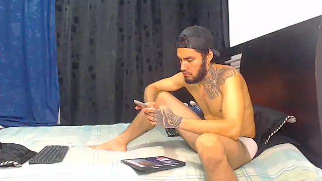 Snapshot of Hot_Sharks_ chatting on May 23, 2026, 6:56 am Hot Sharks online show from May 23, 2026, 6:56 am