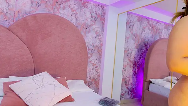 Sara Desire online show from September 25, 2025, 12:22 pm