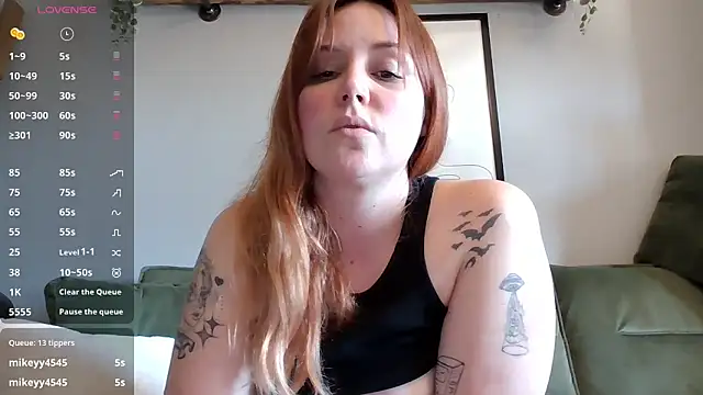 Snapshot of Blaze_Baby chatting on February 4, 2025, 3:54 am Blaze Baby online show from February 4, 2025, 3:54 am