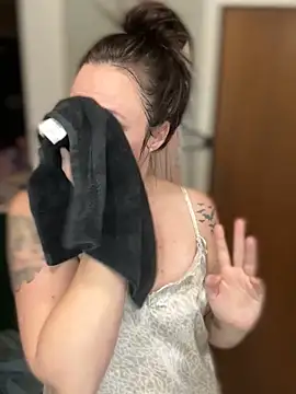 Snapshot of Blaze_Baby chatting on January 15, 2026, 4:32 pm Blaze Baby online show from January 15, 2026, 4:32 pm