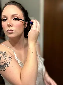 Snapshot of Blaze_Baby chatting on January 7, 2026, 3:17 pm Blaze Baby online show from January 7, 2026, 3:17 pm