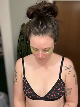 Snapshot of Blaze_Baby chatting on February 10, 2026, 2:16 pm Blaze Baby online show from February 10, 2026, 2:16 pm