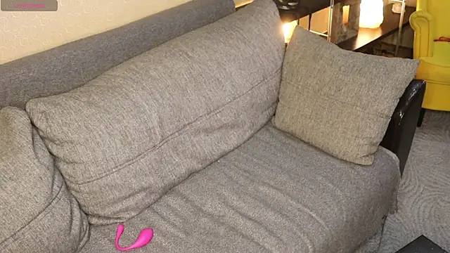 Snapshot of Kete_Moon chatting on November 25, 2025, 3:18 am Kete Moon online show from November 25, 2025, 3:18 am