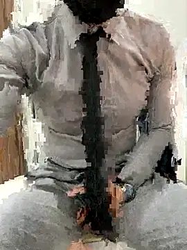 harrylouis1357 online show from December 3, 2024, 2:00 pm