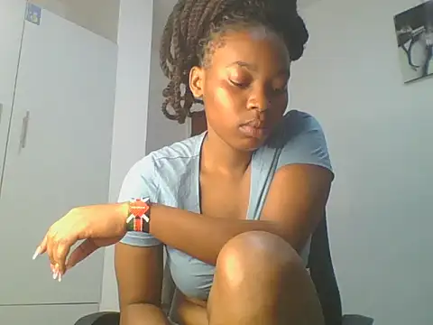  Becky002 online show from May 16, 2026, 10:36 am