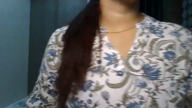 Snapshot of sparkling_queen chatting on July 17, 2026, 5:59 am sparkling queen online show from July 17, 2026, 5:59 am