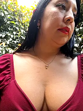 Snapshot of Bella_keny chatting on October 21, 2025, 6:40 pm Bella keny online show from October 21, 2025, 6:40 pm