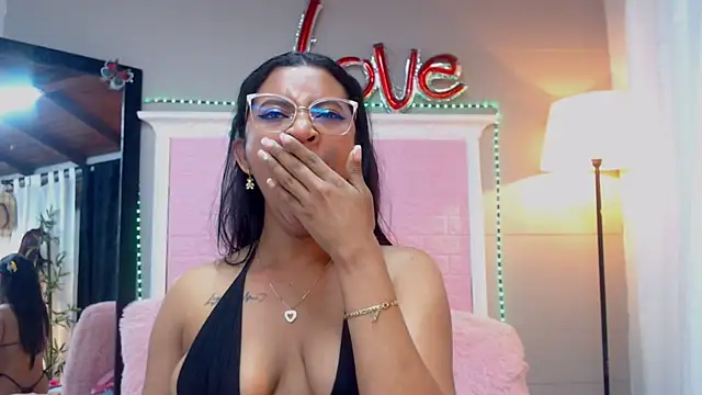 Snapshot of JessyZoe chatting on March 11, 2025, 5:35 pm JessyZoe online show from March 11, 2025, 5:35 pm