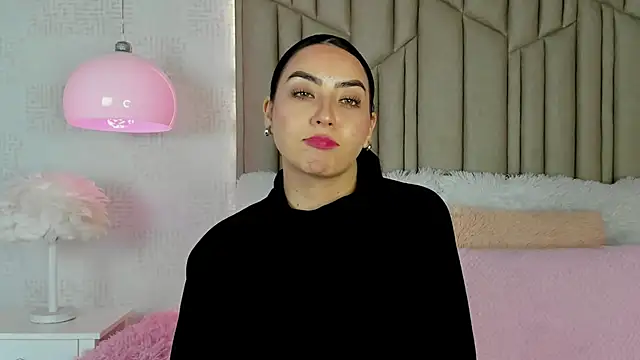 Snapshot of AudreyElla chatting on February 1, 2026, 11:14 pm AudreyElla online show from February 1, 2026, 11:14 pm