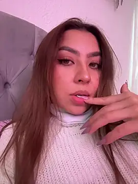 Snapshot of AudreyElla chatting on February 23, 2025, 10:53 pm AudreyElla online show from February 23, 2025, 10:53 pm