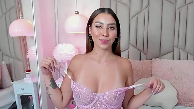 Snapshot of AudreyElla chatting on February 26, 2025, 4:30 am AudreyElla online show from February 26, 2025, 4:30 am