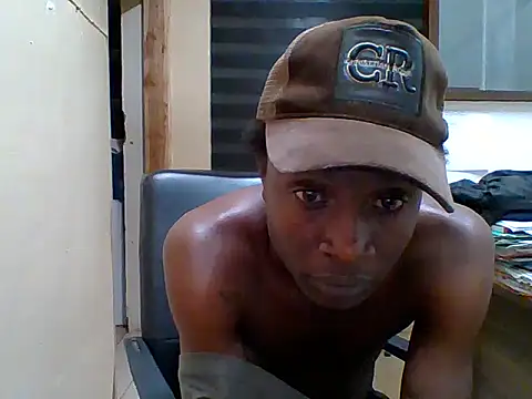 Snapshot of cranes293 chatting on October 17, 2025, 6:10 pm cranes293 online show from October 17, 2025, 6:10 pm