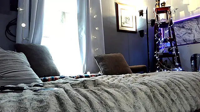 Snapshot of Genevieve143 chatting on November 30, 2025, 9:15 pm Genevieve143 online show from November 30, 2025, 9:15 pm