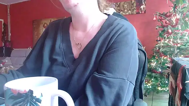 Snapshot of cruellaculdenfer67 chatting on December 4, 2025, 2:16 pm cruellaculdenfer67 online show from December 4, 2025, 2:16 pm