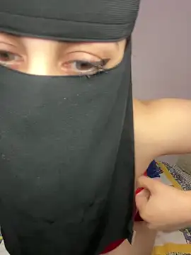 Snapshot of Jumanaa chatting on November 18, 2025, 7:28 pm Jumanaa online show from November 18, 2025, 7:28 pm