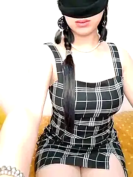 Snapshot of Jumanaa chatting on January 15, 2025, 11:19 pm Jumanaa online show from January 15, 2025, 11:19 pm