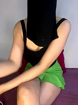 Snapshot of Jumanaa chatting on September 15, 2025, 5:02 pm Jumanaa online show from September 15, 2025, 5:02 pm