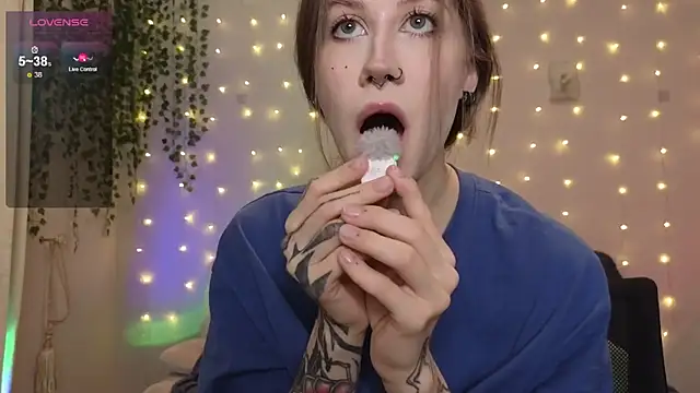 Snapshot of christy_memeow chatting on September 11, 2025, 3:56 pm christy memeow online show from September 11, 2025, 3:56 pm