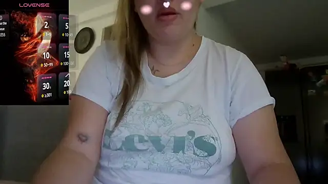 Snapshot of saramartinez1000 chatting on September 11, 2025, 5:13 pm saramartinez1000 online show from September 11, 2025, 5:13 pm