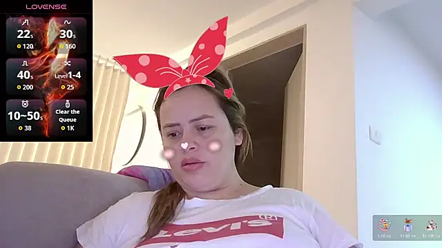 Snapshot of saramartinez1000 chatting on September 10, 2025, 2:05 pm saramartinez1000 online show from September 10, 2025, 2:05 pm