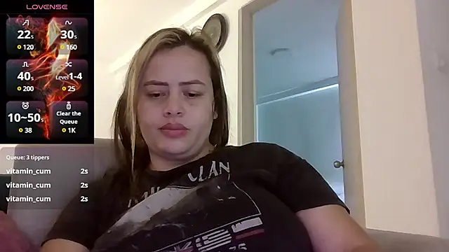 Snapshot of saramartinez1000 chatting on February 19, 2025, 5:49 pm saramartinez1000 online show from February 19, 2025, 5:49 pm