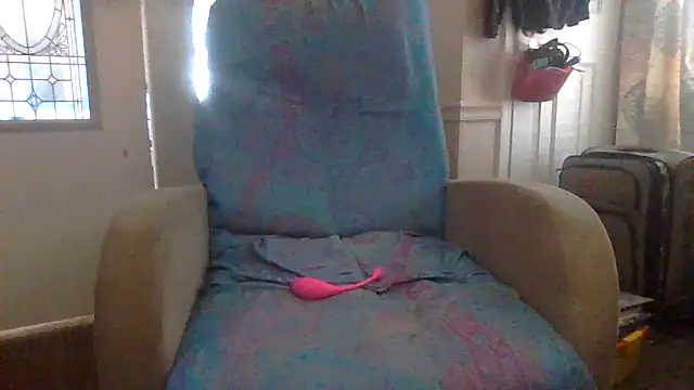 Snapshot of velvetta_ chatting on October 19, 2025, 7:38 pm velvetta  online show from October 19, 2025, 7:38 pm