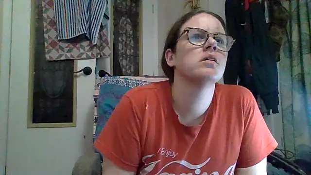 Snapshot of velvetta_ chatting on October 13, 2025, 7:43 am velvetta  online show from October 13, 2025, 7:43 am