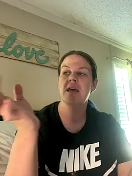 Snapshot of velvetta_ chatting on September 13, 2025, 3:12 pm velvetta  online show from September 13, 2025, 3:12 pm