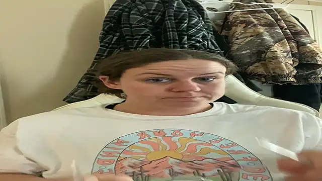 Snapshot of velvetta_ chatting on March 17, 2025, 7:04 pm velvetta  online show from March 17, 2025, 7:04 pm