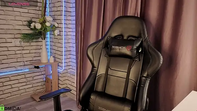 Snapshot of Kvetachka chatting on December 2, 2025, 12:55 am Kvetachka online show from December 2, 2025, 12:55 am