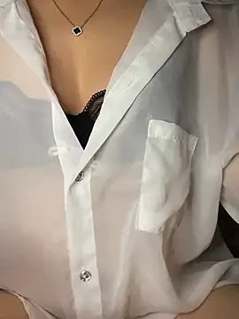 Snapshot of Julibeng chatting on January 1, 2025, 2:42 pm Julibeng online show from January 1, 2025, 2:42 pm