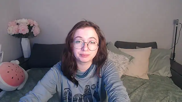 Mini Diva online show from March 16, 2025, 9:05 am